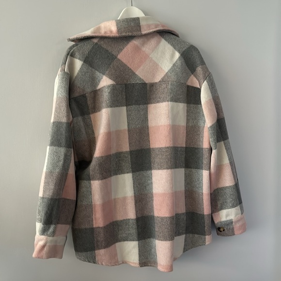 Pink plaid/flannel jacket size medium - Picture 6 of 6